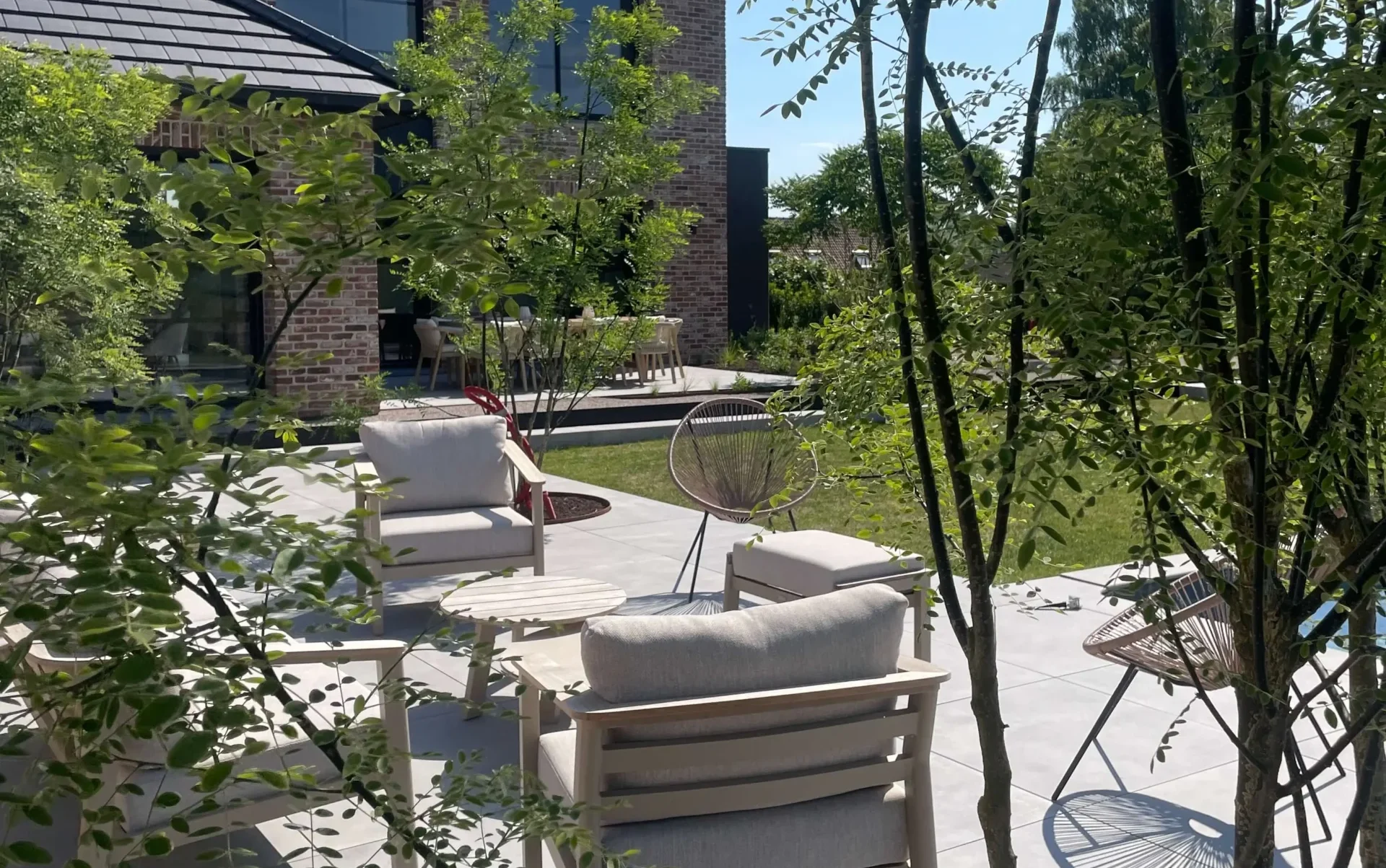 Aménagement extérieur à Arras : allées, terrasses et revêtements sur mesure