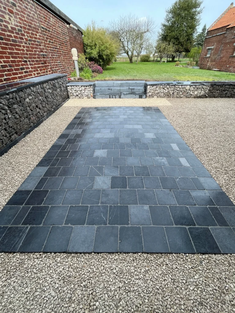 Terrasse pierre bleue